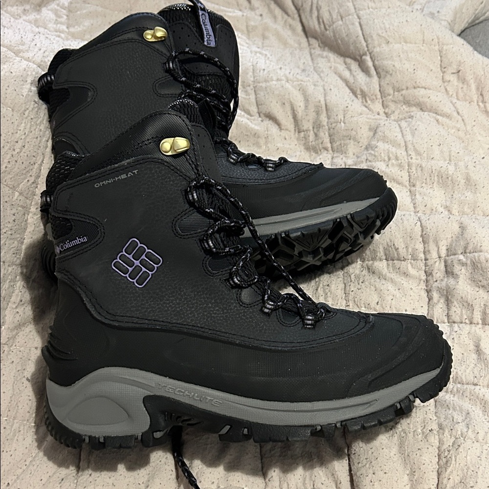 Columbia Women's Black and Gray Winter Boots 8.5. NEW